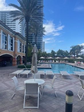 Appartementencomplex in Hallandale Beach, Broward County
