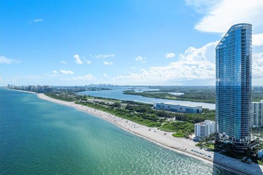 Residential complexes in Sunny Isles Beach, Miami-Dade
