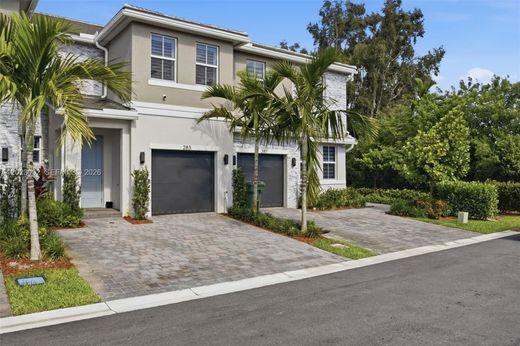 Townhouse - Pembroke Pines, Broward County