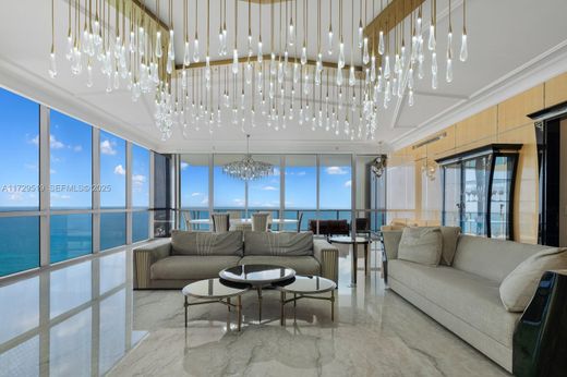 Complexes résidentiels à Sunny Isles Beach, Comté de Miami-Dade