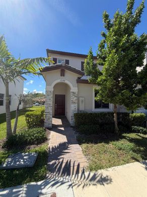 Townhouse in North Miami, Miami-Dade