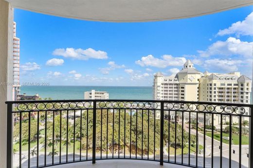 Residential complexes in Fort Lauderdale, Broward County