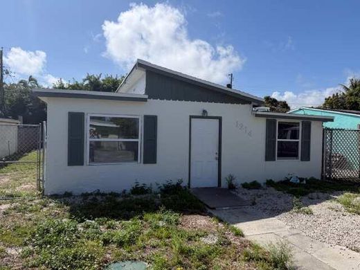 Villa Lake Worth, Palm Beach County