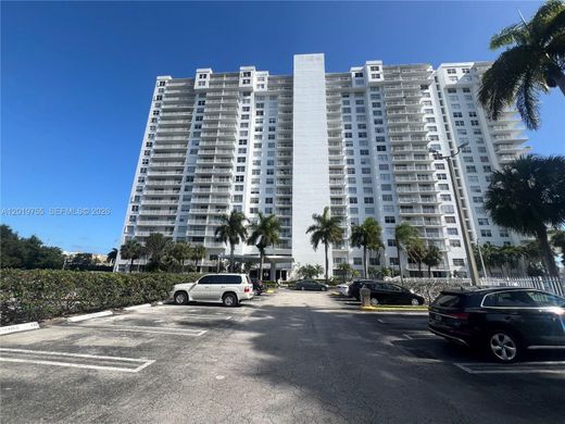 Жилой комплекс, Aventura, Miami-Dade County