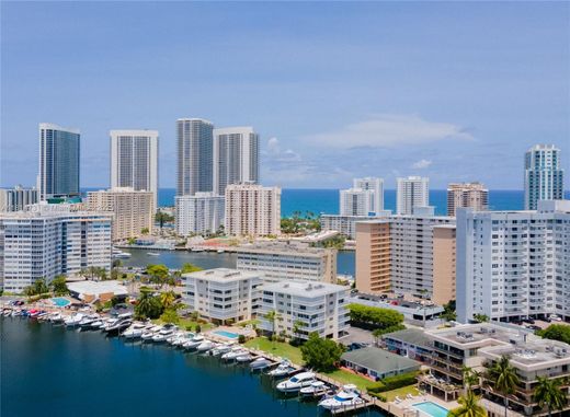 Residential complexes in Hallandale, Broward County
