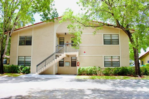 Townhouse in Coral Springs, Broward County