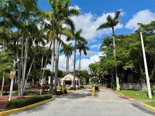 Residential complexes in Miami, Miami-Dade