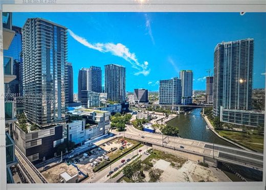 Komplex apartman Miami, Miami-Dade County