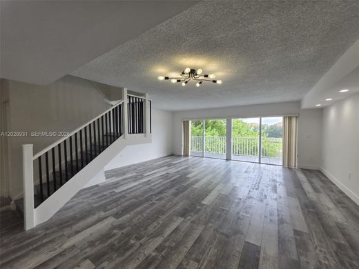 Komplex apartman Miami, Miami-Dade County