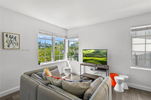 Residential complexes in Miami Beach, Miami-Dade