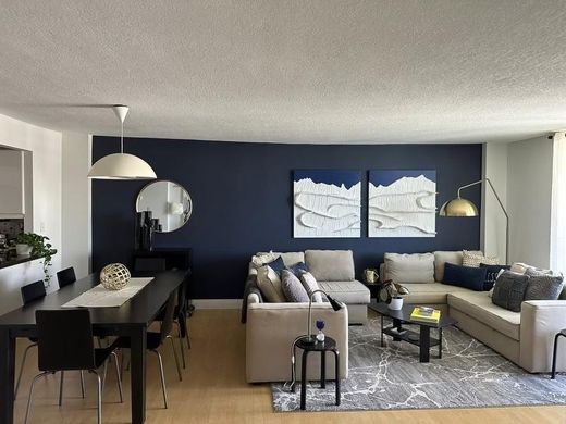 Residential complexes in Lauderdale by the sea, Broward County