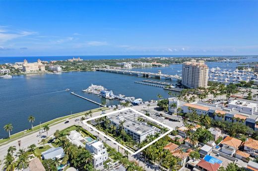 Residential complexes in West Palm Beach, Palm Beach