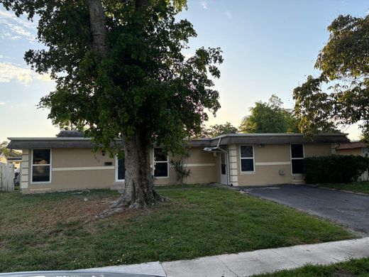 Villa in Tamarac, Broward County