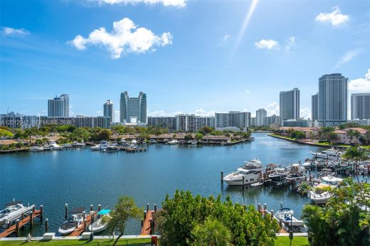 Residential complexes in Hallandale, Broward County