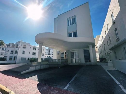 Residential complexes in Miami Beach, Miami-Dade