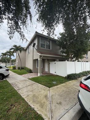 Townhouse in Miramar, Broward County