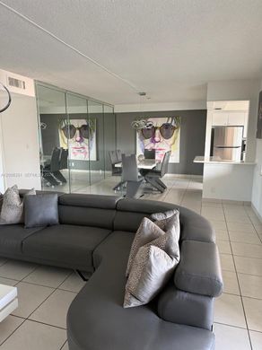 Complesso residenziale a Hallandale Beach, Broward County
