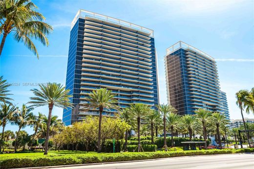 Residential complexes in Bal Harbour, Miami-Dade