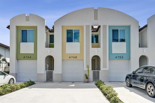 Αστικό ακίνητο σε Davie, Broward County