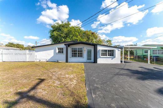 Villa Miami Gardens, Miami-Dade County