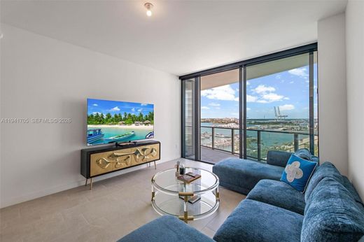 Residential complexes in Miami Beach, Miami-Dade