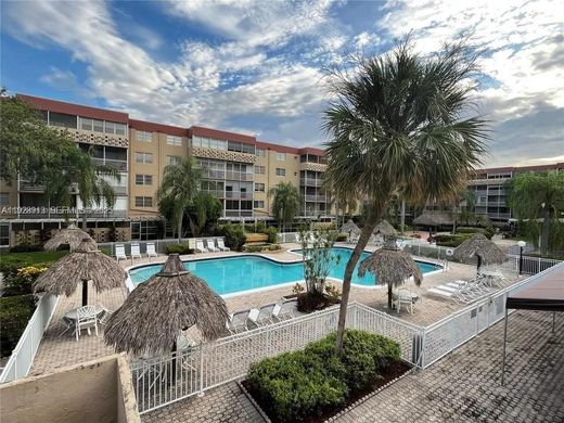 Residential complexes in Plantation, Broward County