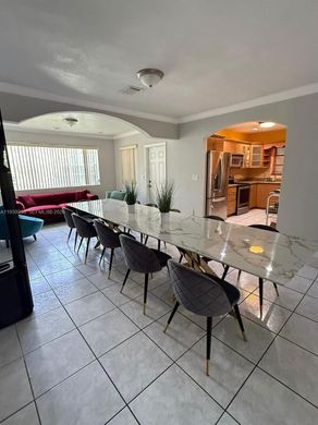 Complesso residenziale a Miami, Miami-Dade County