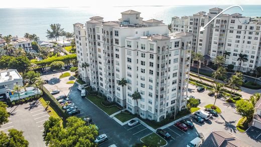 Residential complexes in Highland Beach, Palm Beach