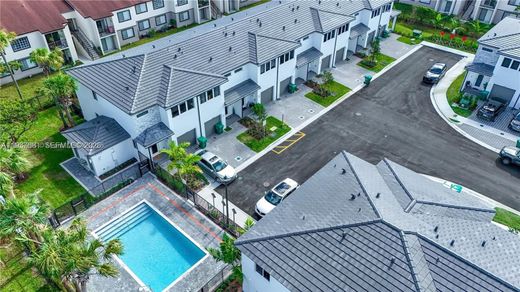 Stadthaus in Pembroke Park, Broward County