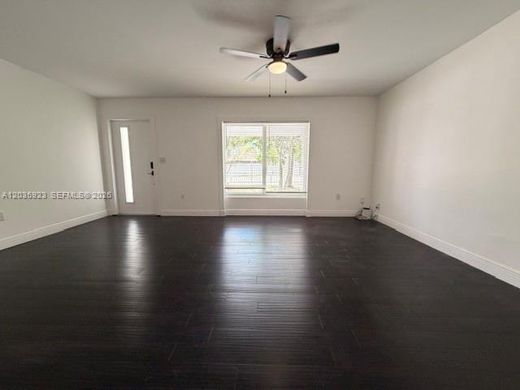 Townhouse in Miami Gardens, Miami-Dade