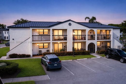 Residential complexes in Hialeah, Miami-Dade