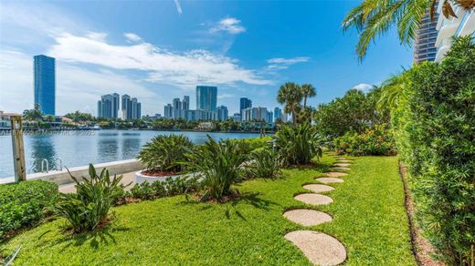 Dom miejski w Aventura, Miami-Dade County