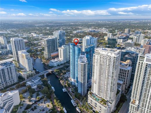 Residential complexes in Fort Lauderdale, Broward County