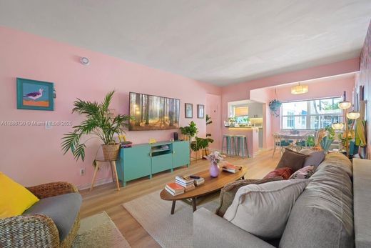 Residential complexes in Hollywood, Broward County