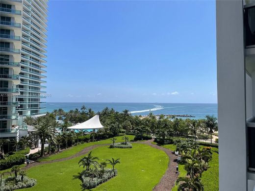 Bal Harbour, Miami-Dade Countyのアパートメント・コンプレックス