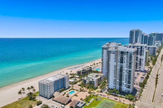 Residential complexes in Hollywood, Broward County