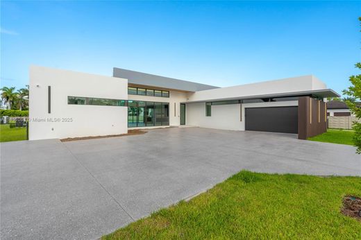 Villa in Miami Terrace Mobile Home, Miami-Dade County