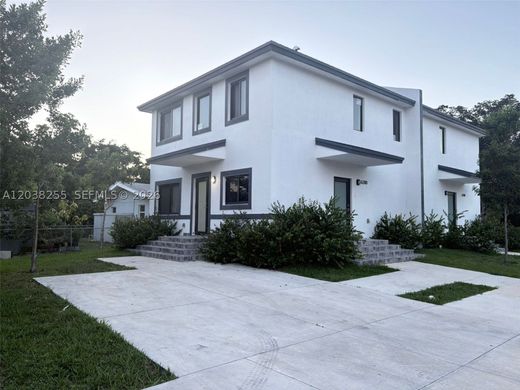 Townhouse in Miami Heights Trailer Park, Miami-Dade
