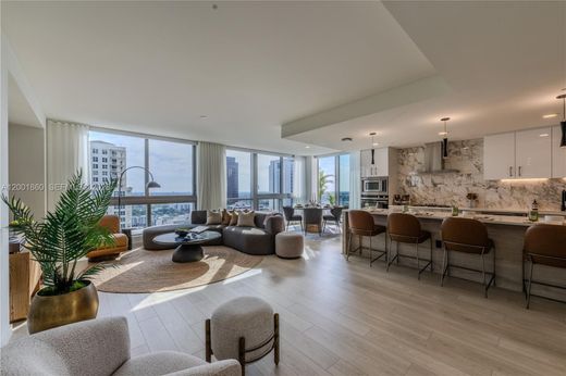 Residential complexes in Fort Lauderdale, Broward County
