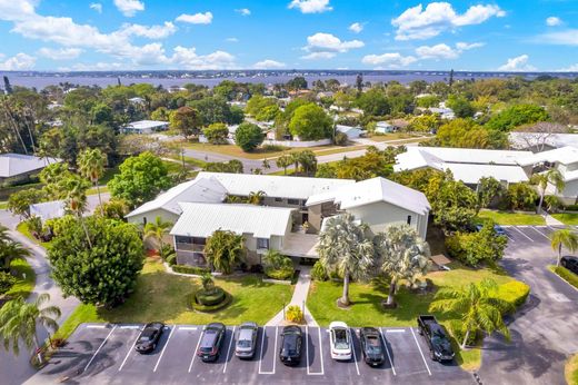 Residential complexes in Stuart, Martin County