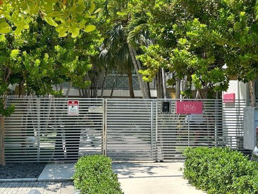 Miami Beach, Miami-Dade Countyのアパートメント・コンプレックス