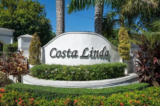 Residential complexes in Doral, Miami-Dade
