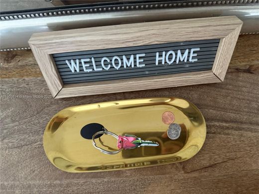 ‏בניין ב  מיאמי, Miami-Dade County