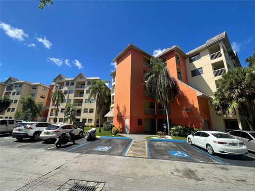 Doral, Miami-Dade Countyのアパートメント・コンプレックス