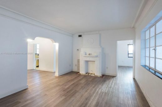 Miami Beach, Miami-Dade Countyのアパートメント・コンプレックス