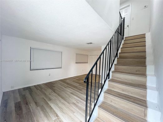 Residential complexes in Miami, Miami-Dade