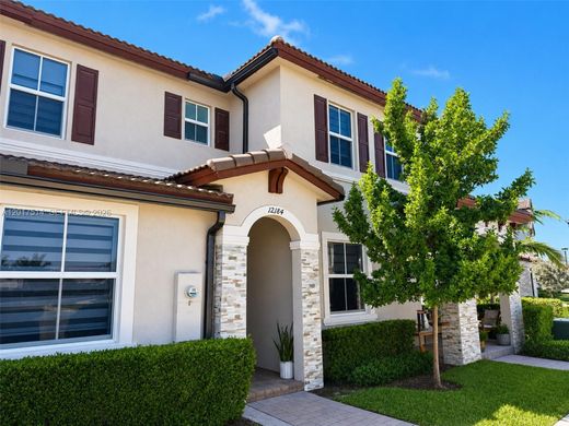 Townhouse in North Miami, Miami-Dade