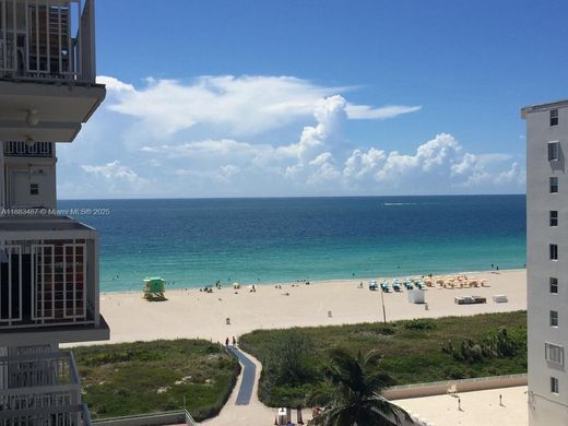 Miami Beach, Miami-Dade Countyのアパートメント・コンプレックス