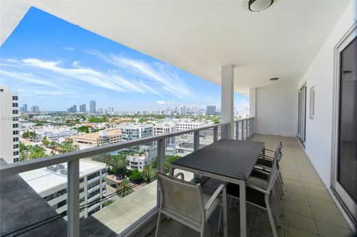 Residential complexes in Miami Beach, Miami-Dade