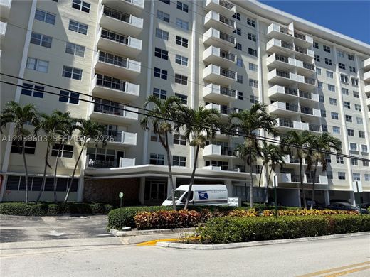 Residential complexes in Hallandale, Broward County